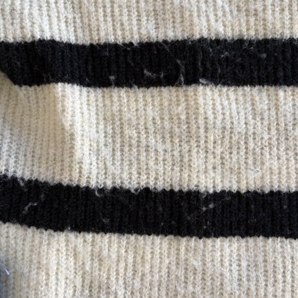 AE Whoa So Soft Crewneck Sweater - Picture 4 of 5